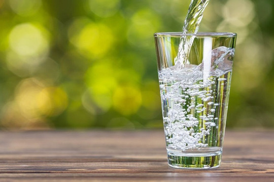 Uống nước sai cách gây hại cho cơ thể thế nào?