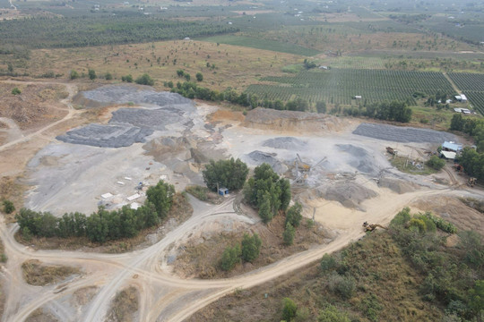Bình Thuận: Nguy cơ ô nhiễm môi trường từ hoạt động khai thác khoáng sản