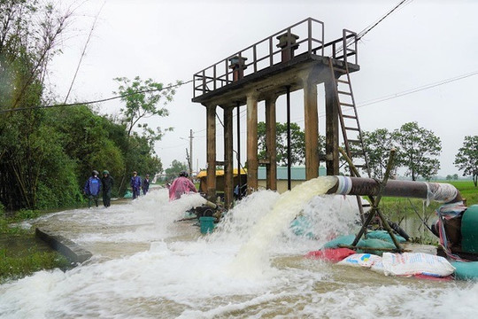 Quảng Trị: Tập trung hỗ trợ người dân khắc phục hậu quả mưa lũ