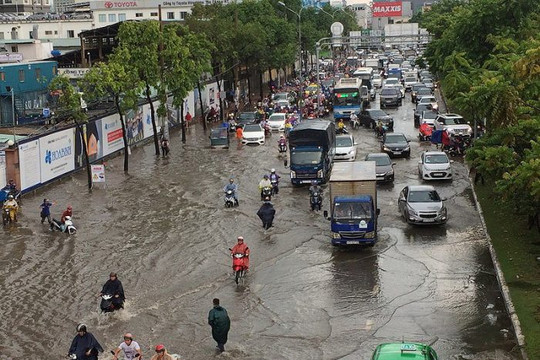 TP. Hồ Chí Minh bước vào mùa mưa sớm hơn trung bình nhiều năm
