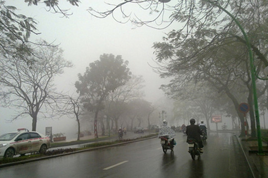 Dự báo thời tiết ngày 19/4: Hà Nội vẫn mưa, rét