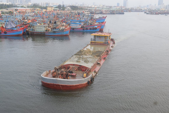 Đà Nẵng: Tạm dừng thi công thí điểm nạo vét âu thuyền Thọ Quang
