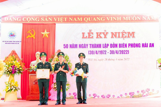 Kỷ niệm 50 năm thành lập: Đồn Biên phòng Hải An đón nhận bằng khen của UBND tỉnh Quảng Trị