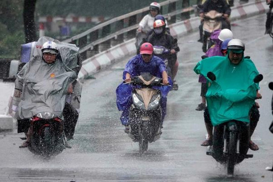 TP Hồ Chí Minh bất ngờ có mưa dông lớn vào sáng sớm