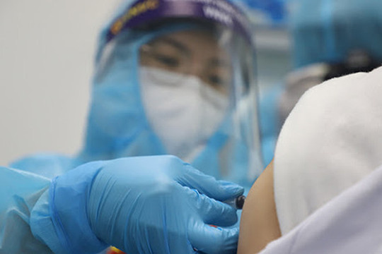 Bộ Y tế tiếp tục nhắc đẩy nhanh tiêm vaccine phòng COVID-19 mũi 3