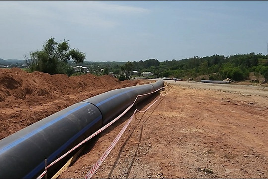 Quảng Ngãi: Nhà máy Bột giấy VNT19 tự ý đặt đường ống xả thải khi chưa có phép