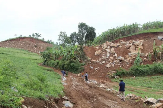 Nghệ An: Bắt giữ 4 nhóm đối tượng tổ chức khai thác đá trái phép