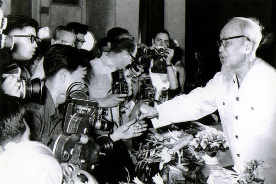 Chủ tịch Hồ Chí Minh với việc xây dựng nền báo chí cách mạng Việt Nam