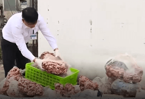 gần 1 tấn thịt lợn đông lạnh bị thu giữ tại quận Bắc Từ Liêm