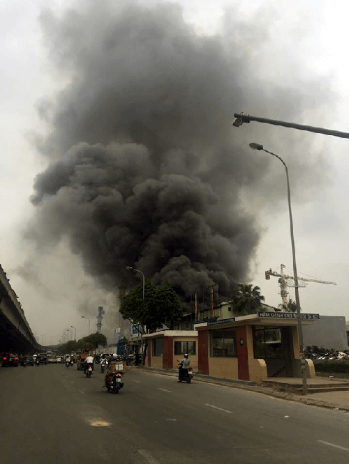 Cháy lớn tại đường Phạm Hùng