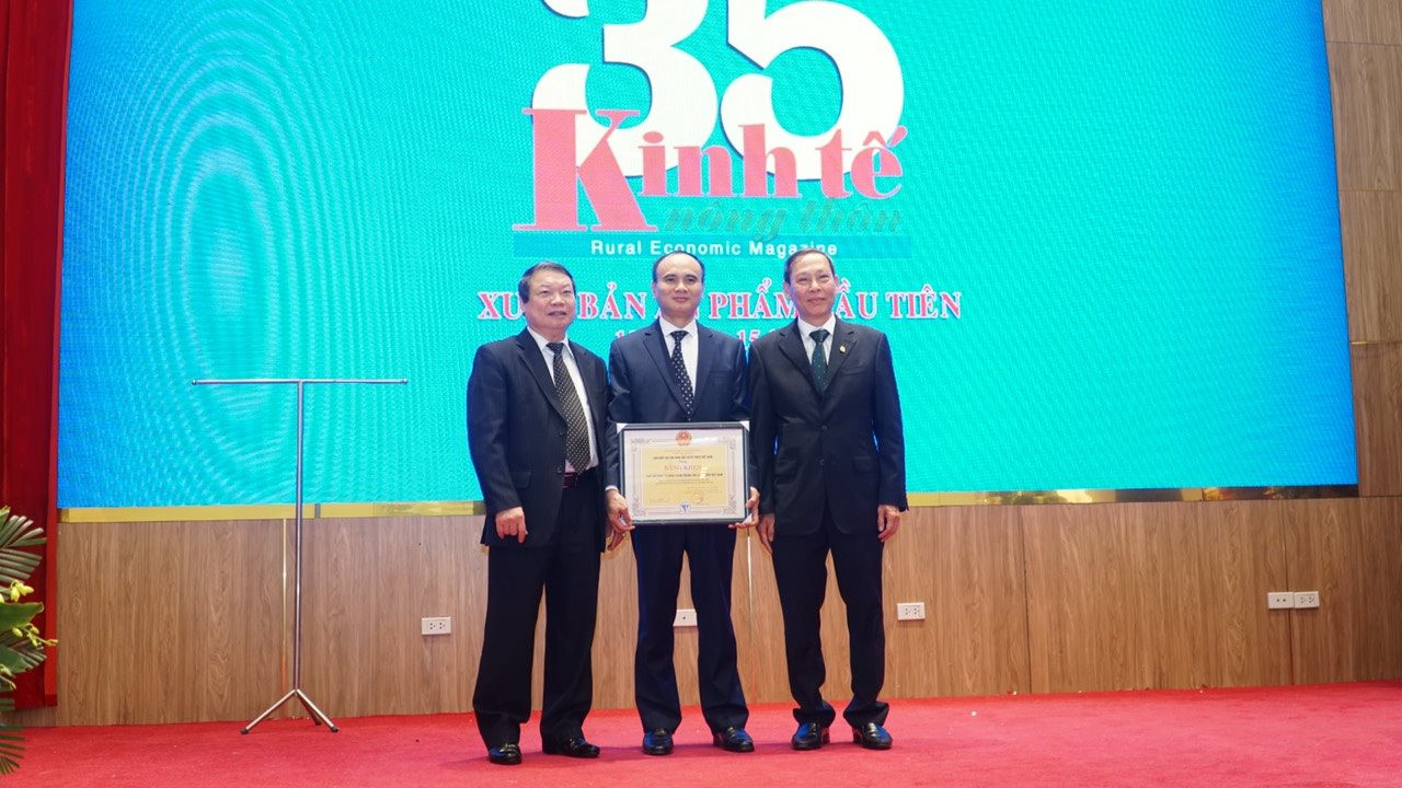 Liên hiệp các Hội Khoa học và Kỹ thuật Việt Nam tặng Bằng khen vì “Đã có thành tích xuất sắc trong công tác giai đoạn 2021 - 2022, góp phần phát triển Liên hiệp các Hội Khoa học và Kỹ thuật Việt Nam”.