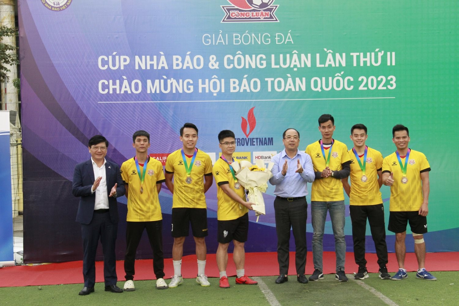 be-mac-giai-bong-da-cup-nha-bao-va-cong-luan-lan-thu-ii-nam-2023-20230317195646.jpg