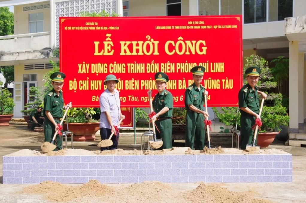 le-khoi-cong.png