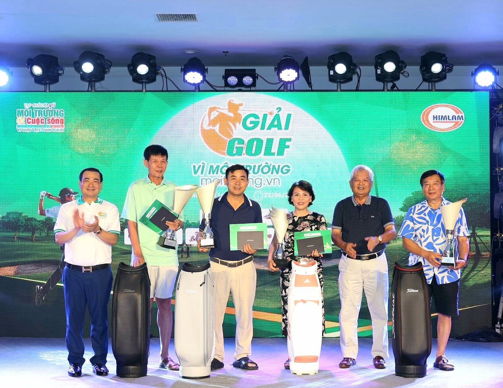 Sôi động giải Golf