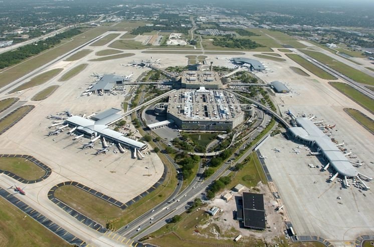 tampa_bay_international_airport_2013.jpg