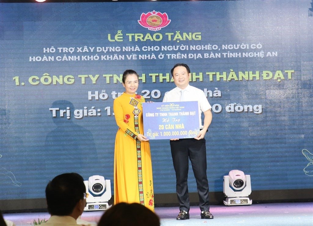 cac-doanh-nghiep-hiep-hoi-doanh-nghiep-da-trao-tang-ho-tro-xay-dung-53-can-nha-cho-nguoi-ngheo-nguoi-co-hoan-canh-kho-khan-ve-nha-o-tren-dia-ban-tinh-tri-gia-hon-2-6-ty-dong.jpg