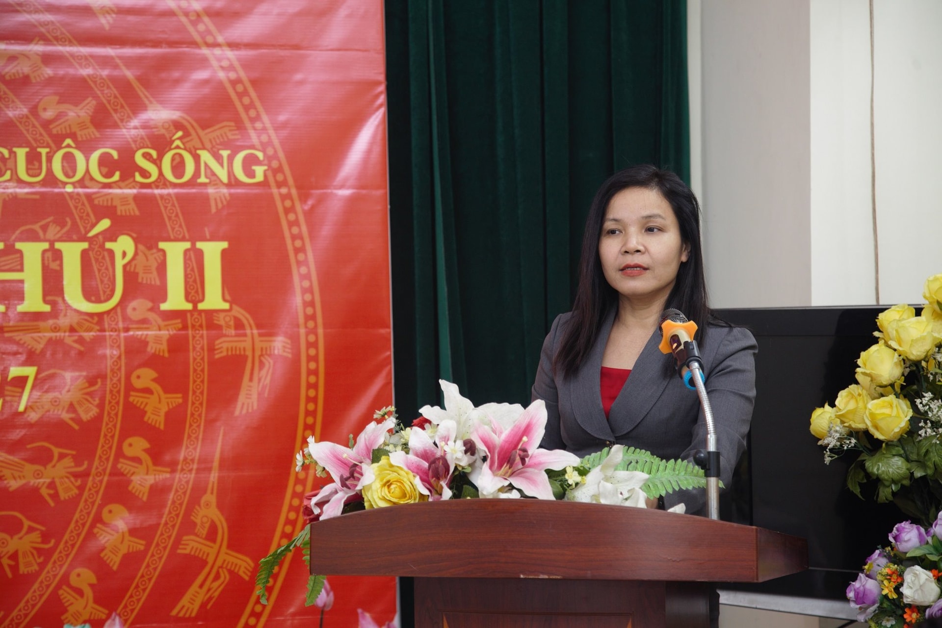 thuy(2).jpg
