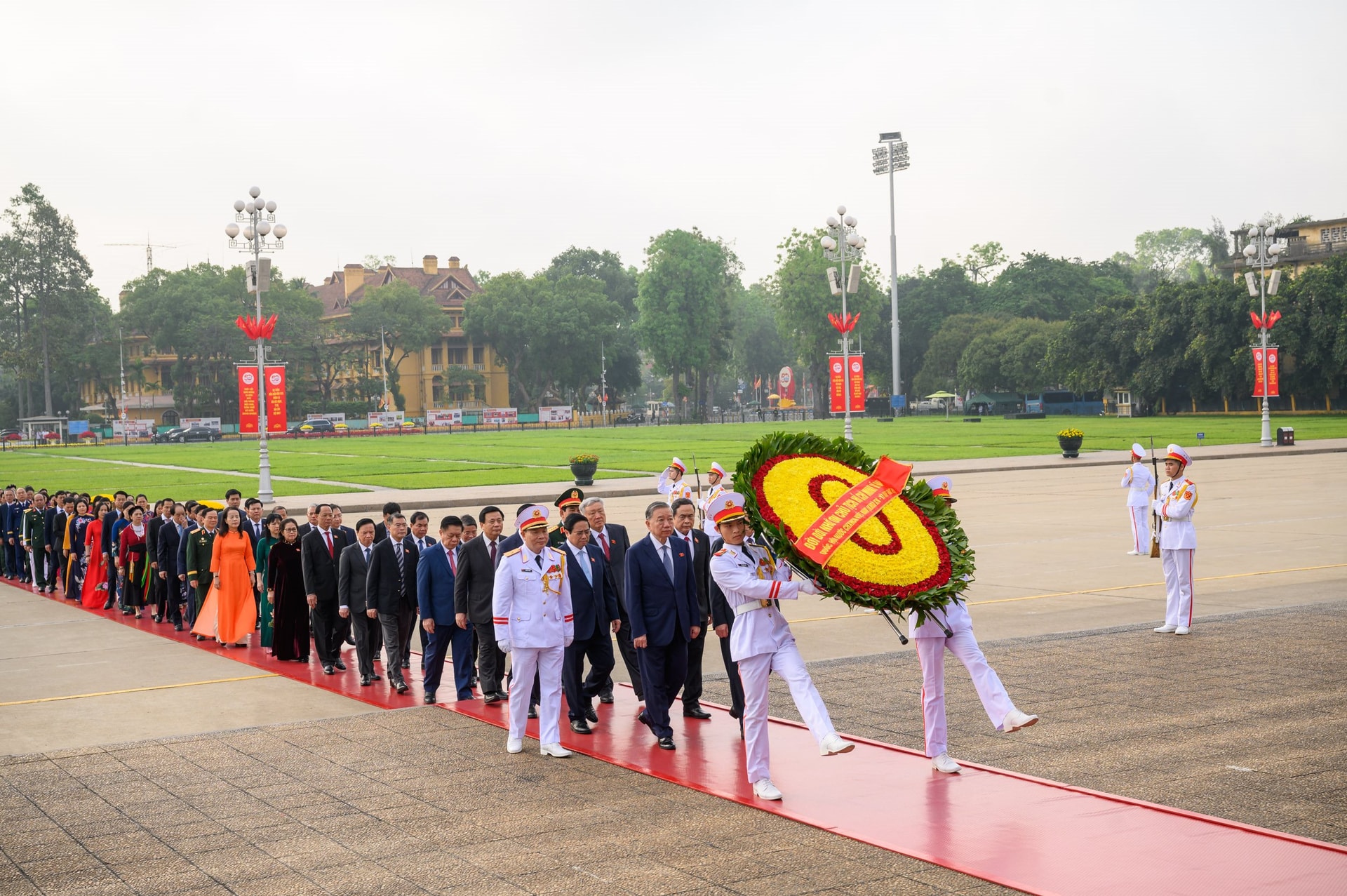 lanh-dao.jpg