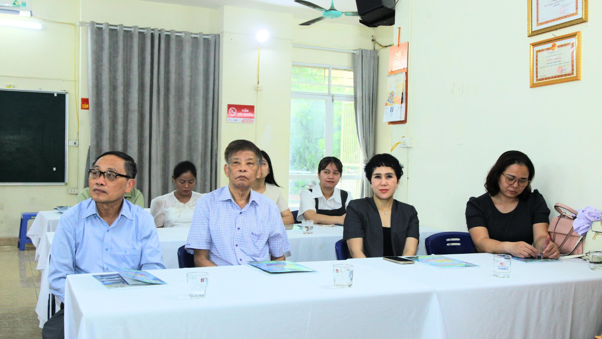 anh-dai-bieu222-.png