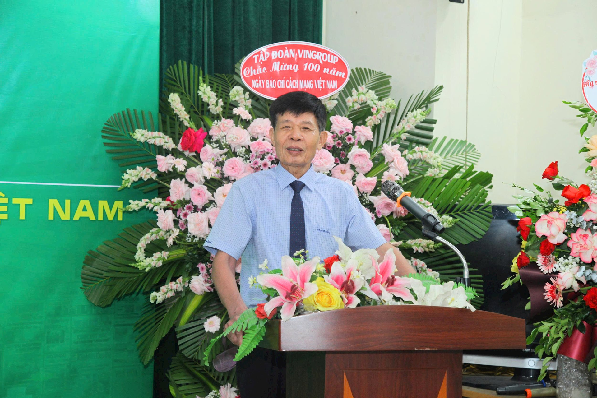 thiet-ke-chua-co-ten.png