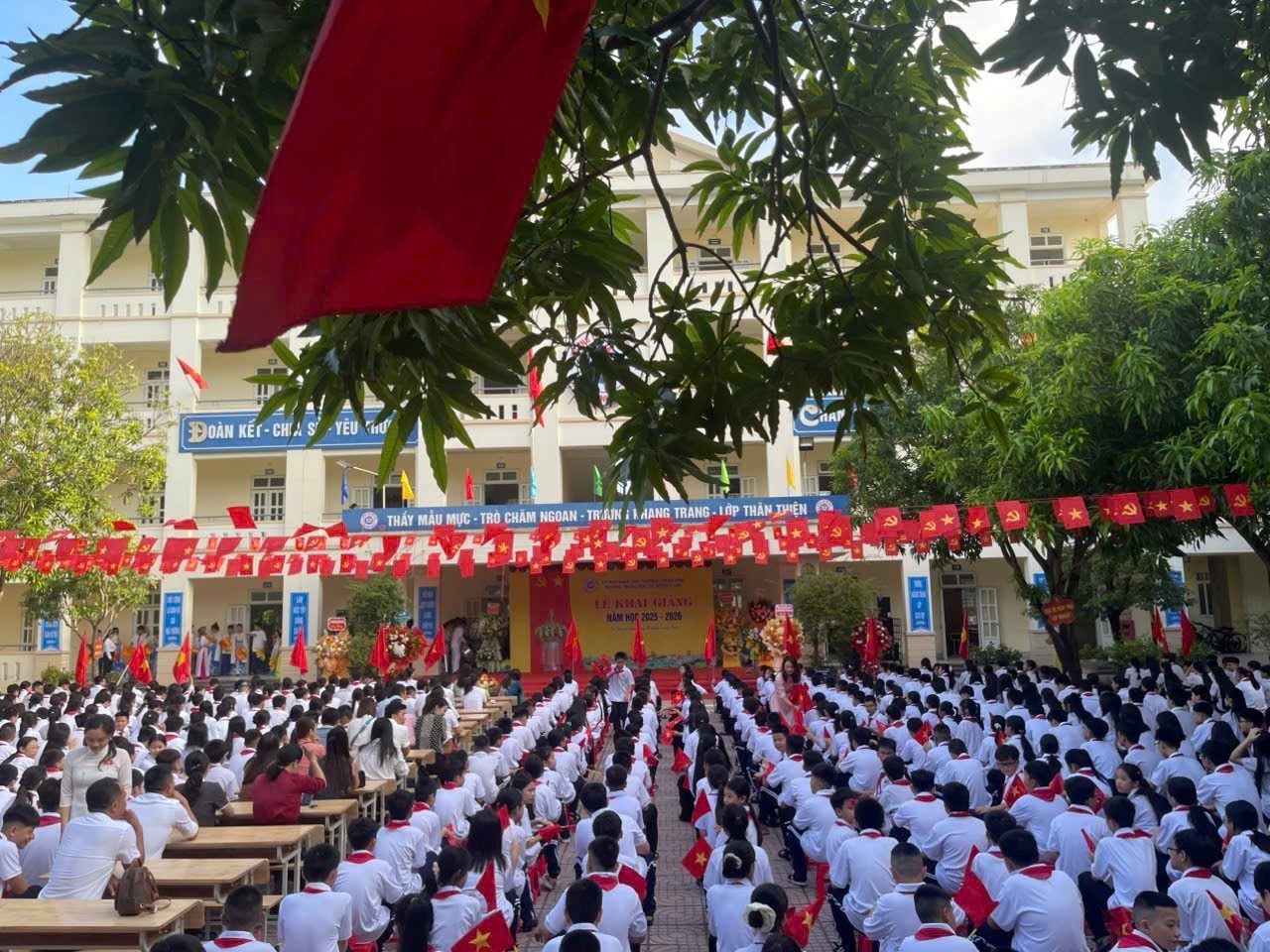 le-khai-giang-tai-truong-doi-cung(3).jpg
