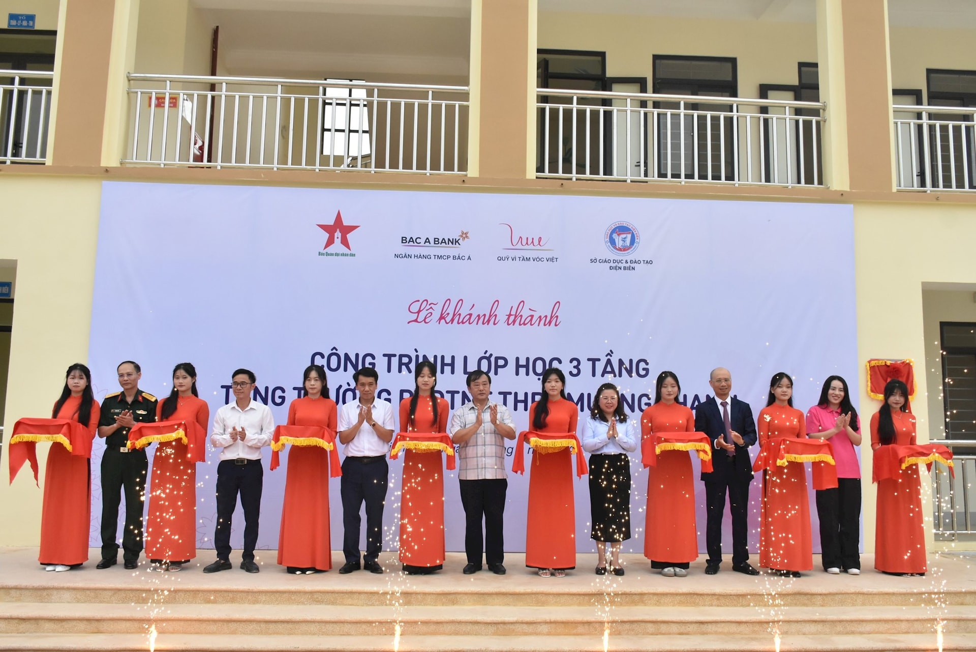 1.-khanh-thanh-cong-trinh-lop-hoc-3-tang-tai-ptdtnt-thpt-dien-bien-muong-thanh-2-.jpg