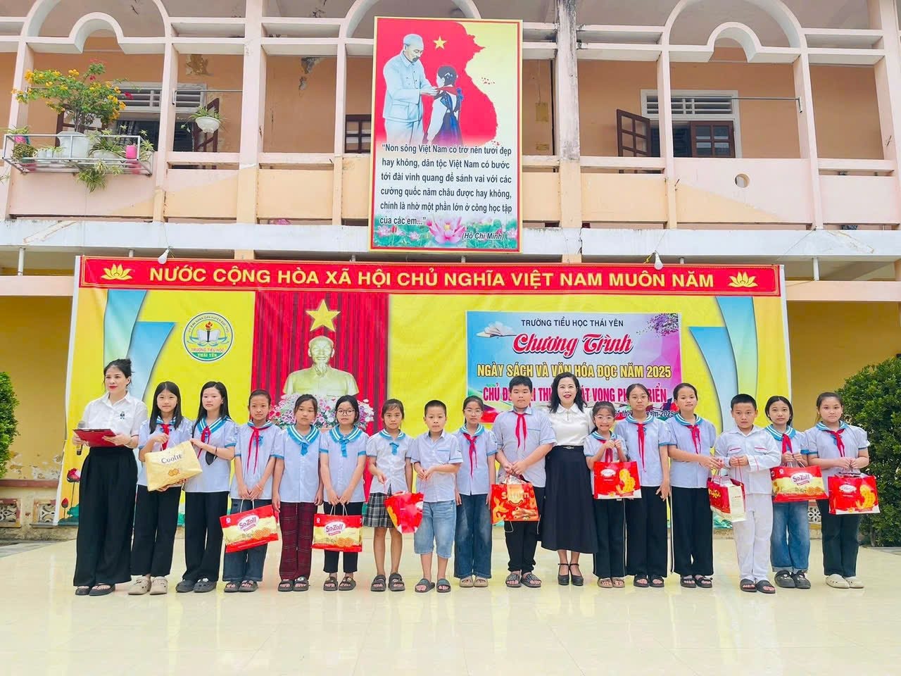 nhung-mon-qua-y-nghia-duoc-tao-ra-tu-phong-trao-ke-hoach-nho.jpg