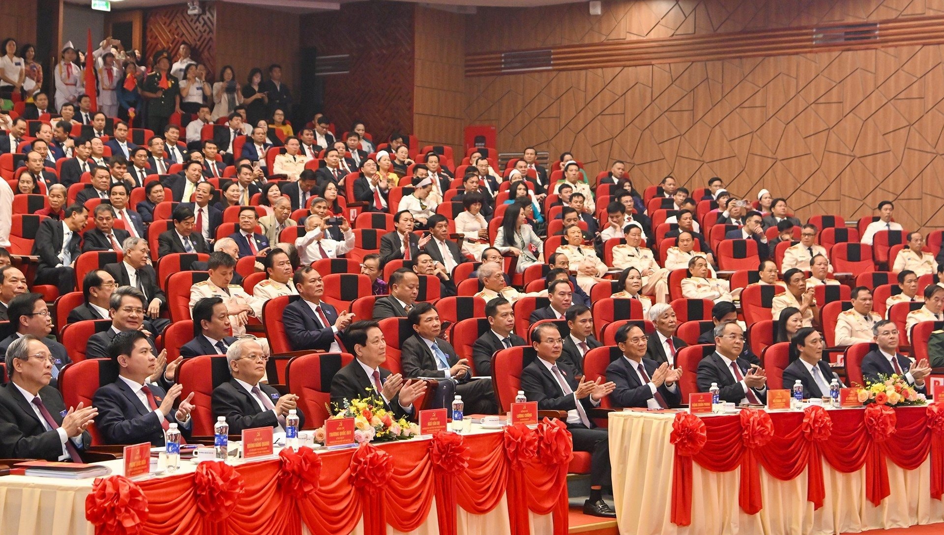 cac-dai-bieu-tham-du-dai-hoi.jpg
