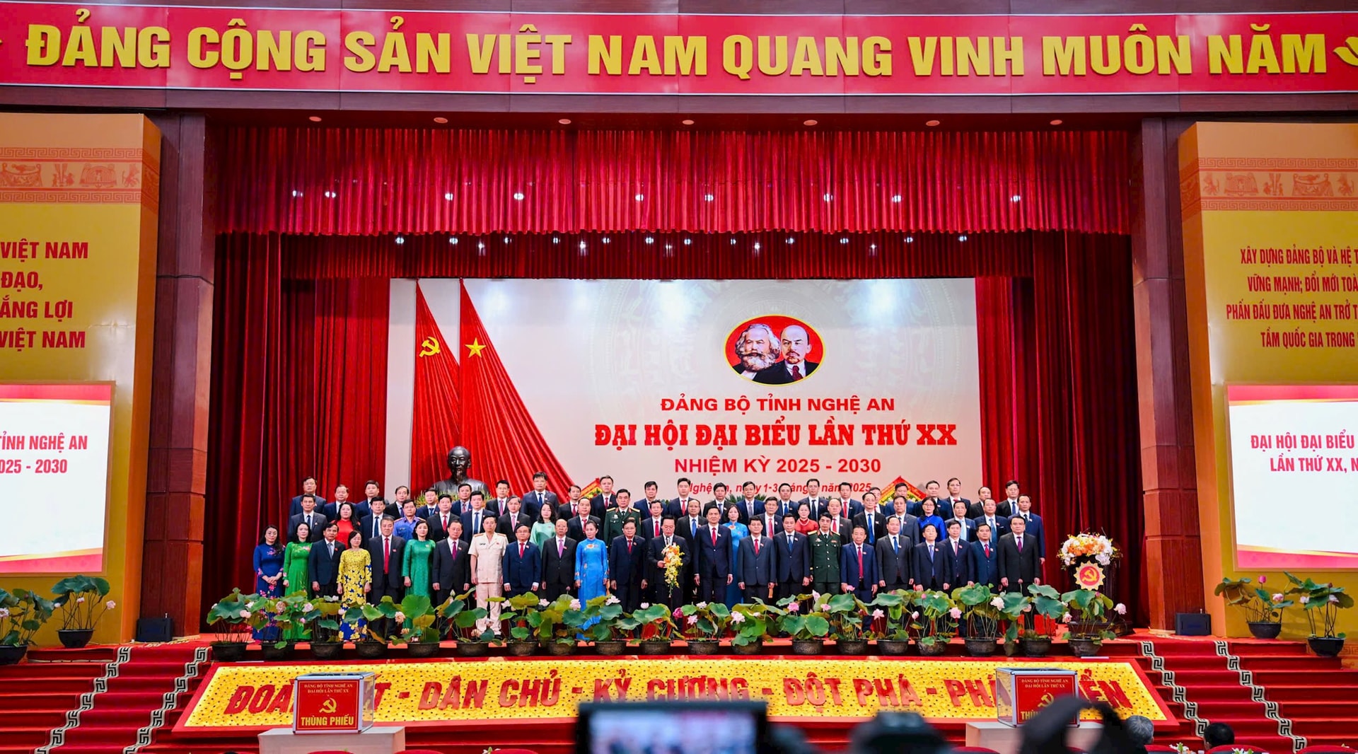 bi-thu-tinh-uy.jpg1.jpg