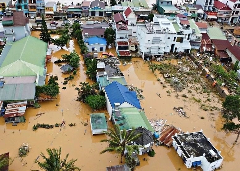 Miền Trung – Tây Nguyên nỗ lực ứng phó, khắc phục hậu quả mưa lũ kéo dài