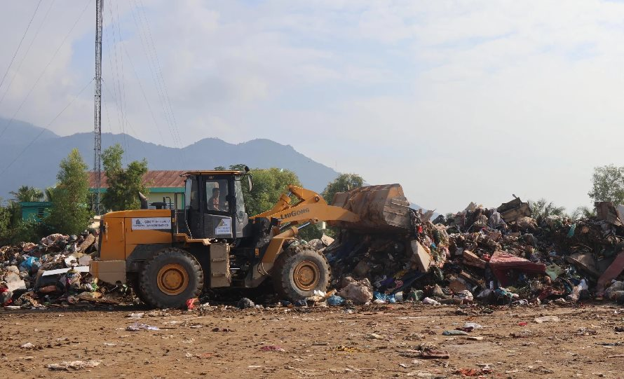 Khánh Hòa yêu cầu các địa phương khẩn trương xử lý rác tồn đọng sau mưa lũ 