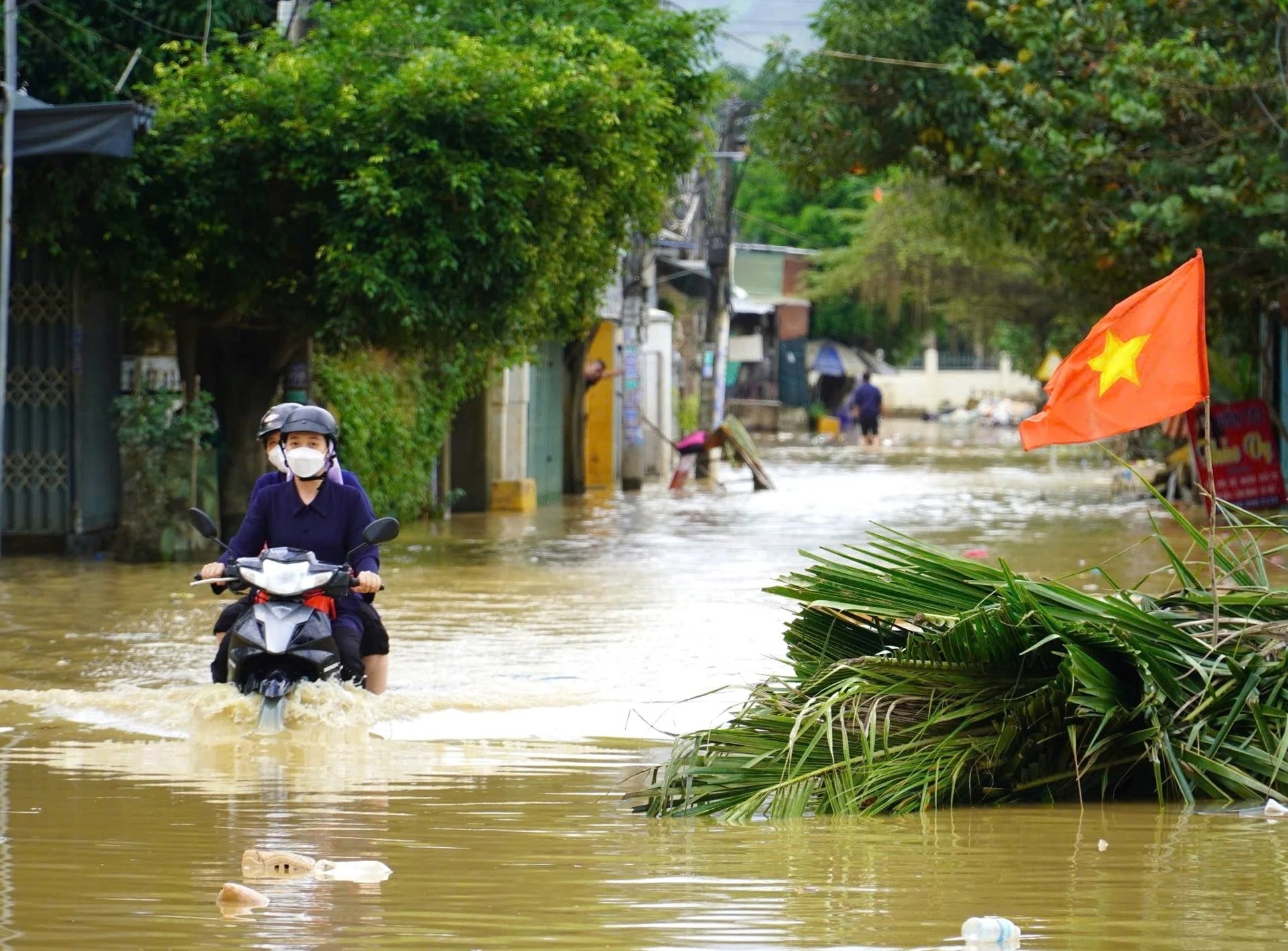 Khánh Hòa rà soát quy trình xả lũ tại các hồ chứa sau đợt mưa lũ lịch sử 