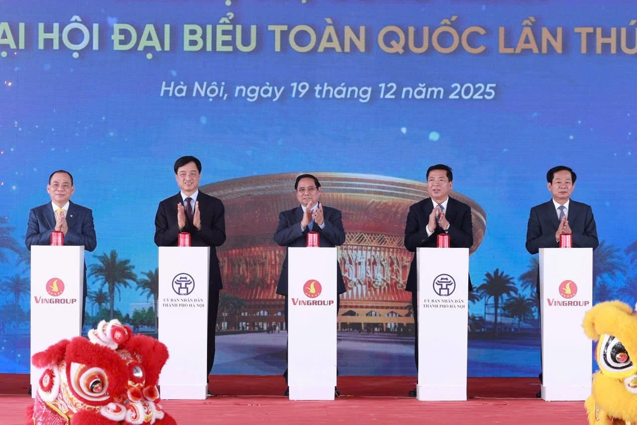 thu-tuong-chinh-phu-pham-minh-chinh-bi-thu-thanh-uy-ha-noi-nguyen-duy-ngoc-va-cac-dai-bieu-thuc-hien-nghi-thuc-khoi-cong-k.jpg
