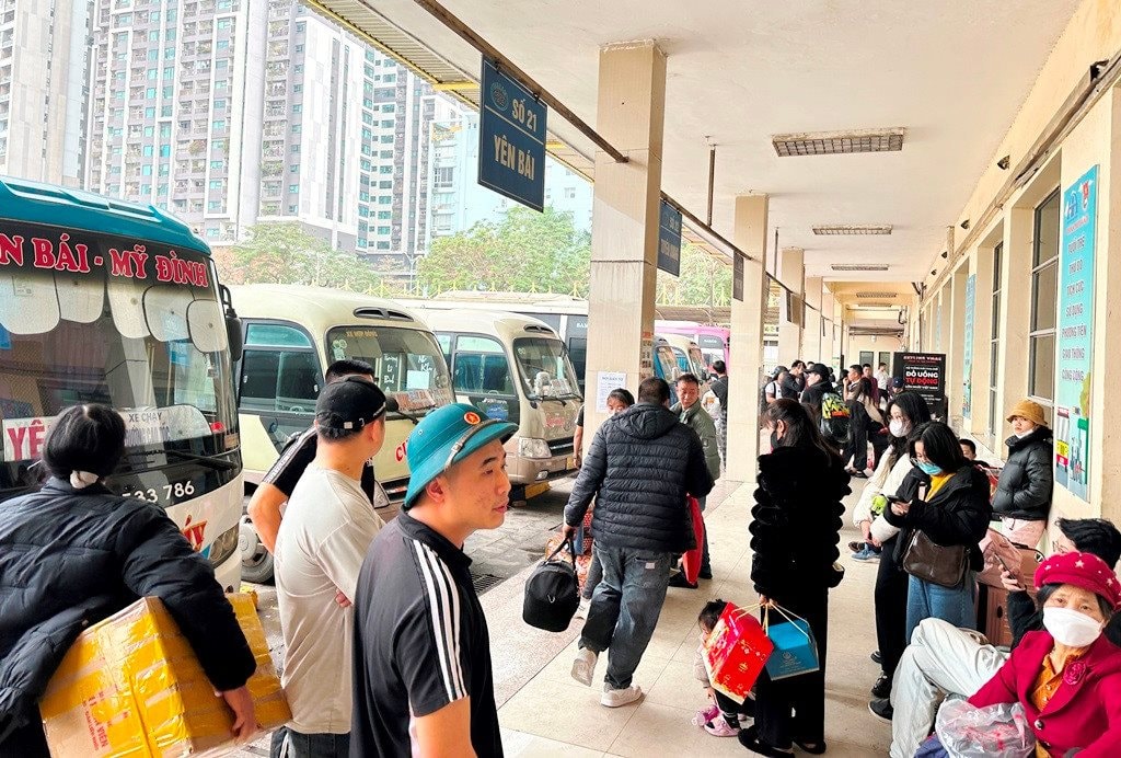 Lượng khách qua các bến xe Hà Nội dự kiến tăng 300-400% dịp Tết Nguyên đán 