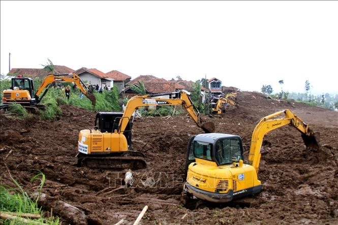 Indonesia tiếp tục tìm kiếm nạn nhân sau thảm họa sạt lở ở Tây Java 