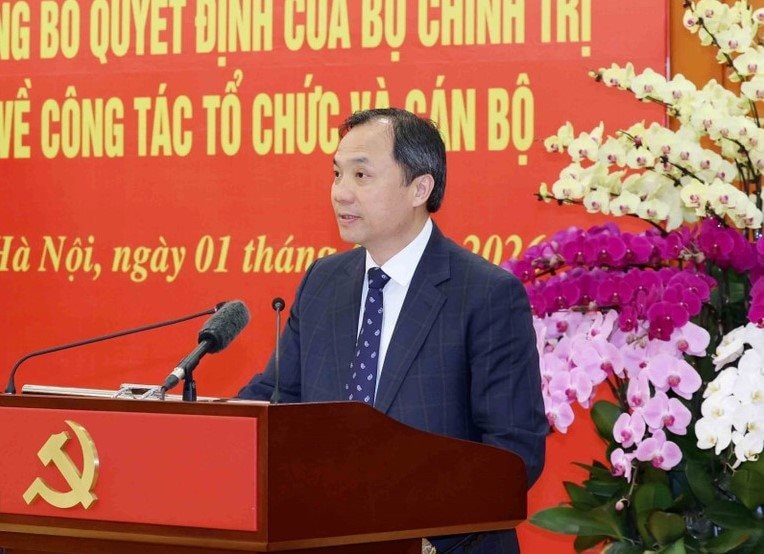 hoi-nghi-cong-bo-quyet-dinh-cua-bo-chinh-tri-ve-cong-tac-to-chuc-va-can-bo-01-5.jpg