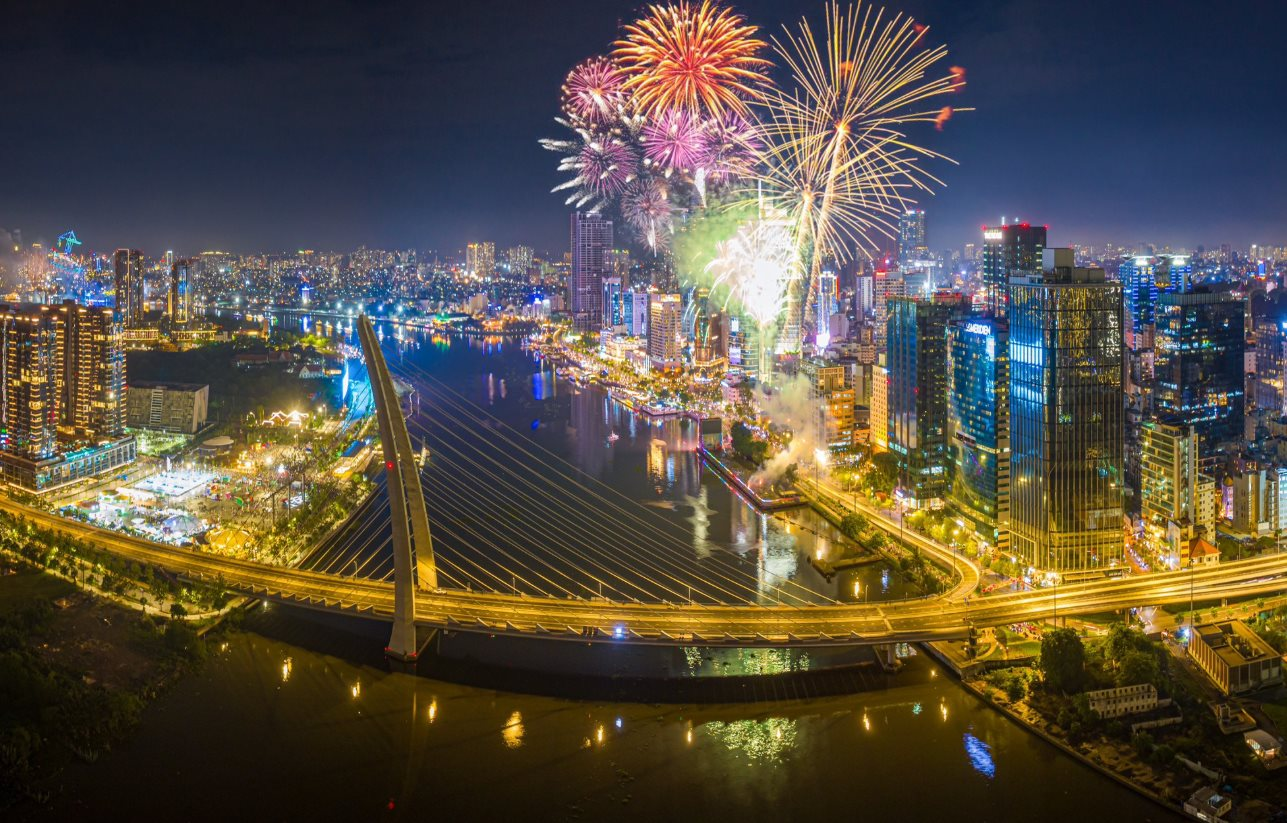 TP Hồ Chí Minh bắn pháo hoa 15 phút dịp lễ 30/4 