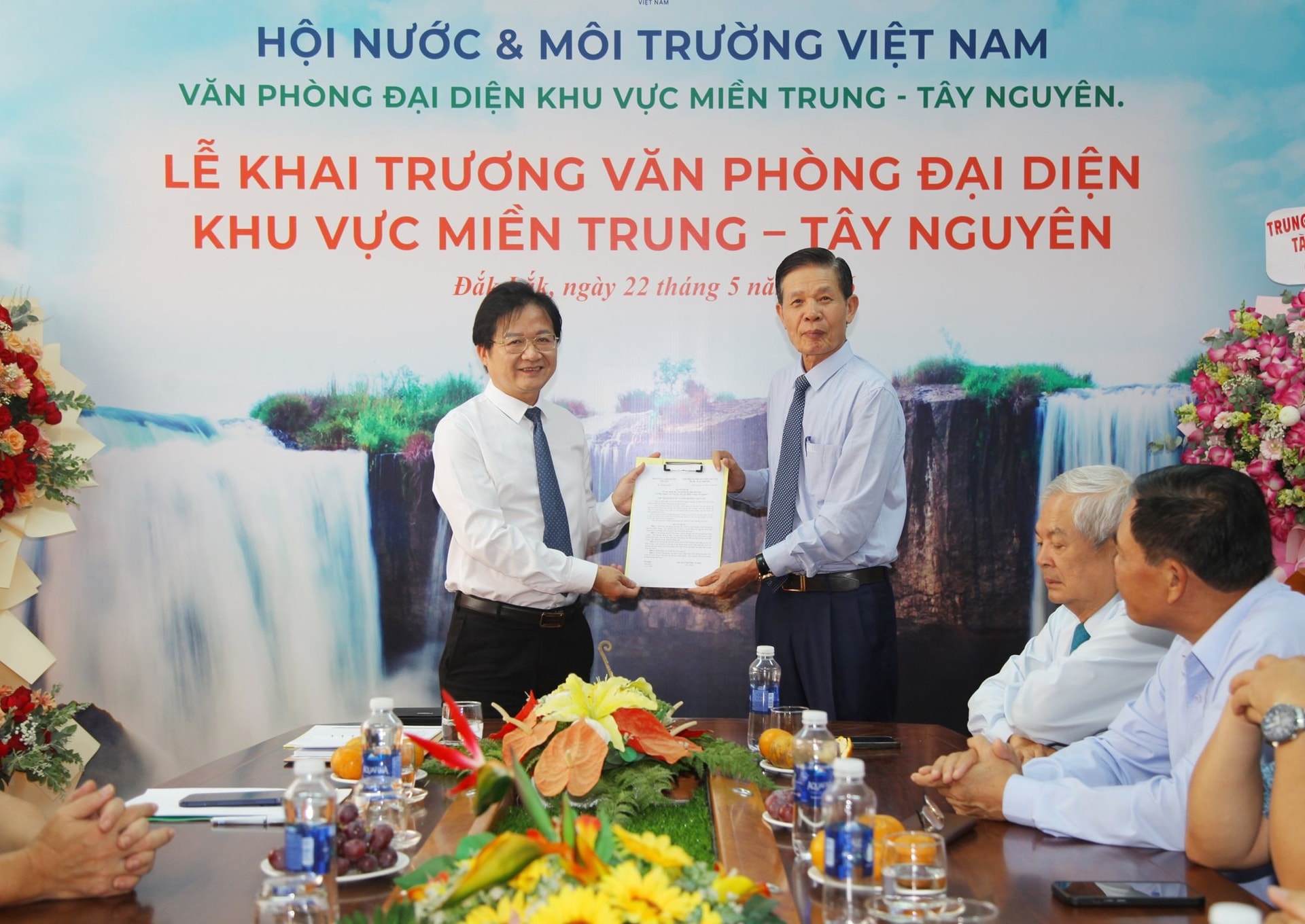 van-phong-dak-lak-12-.jpg