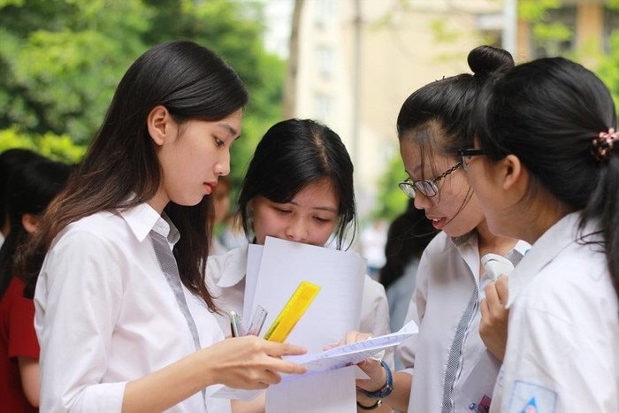 Thời tiết kỳ thi Tốt nghiệp THPT 2026: Nắng nóng xen mưa dông, phụ huynh cần chủ động đưa đón thí sinh 
