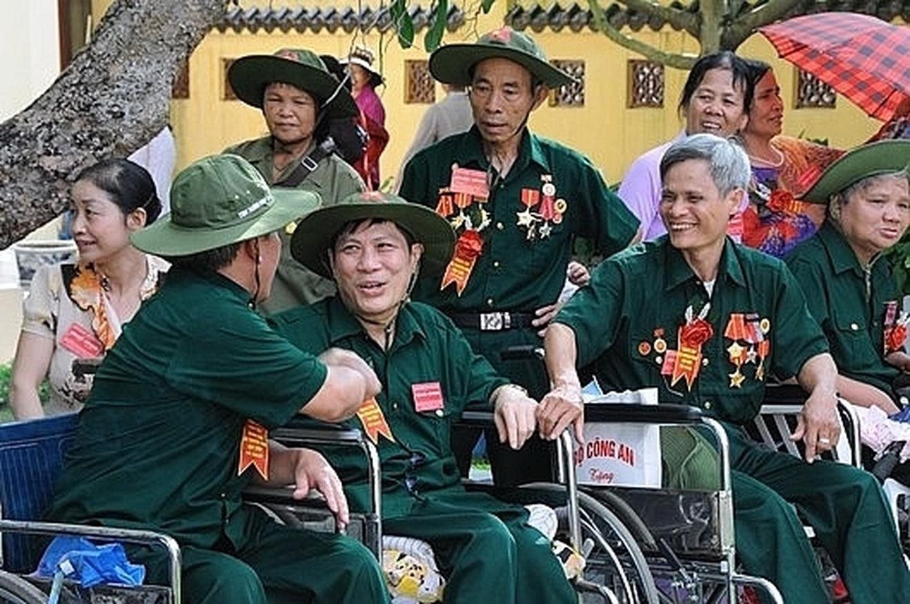Tặng quà cho hơn 1,56 triệu người có công dịp kỷ niệm 79 năm Ngày Thương binh - Liệt sĩ