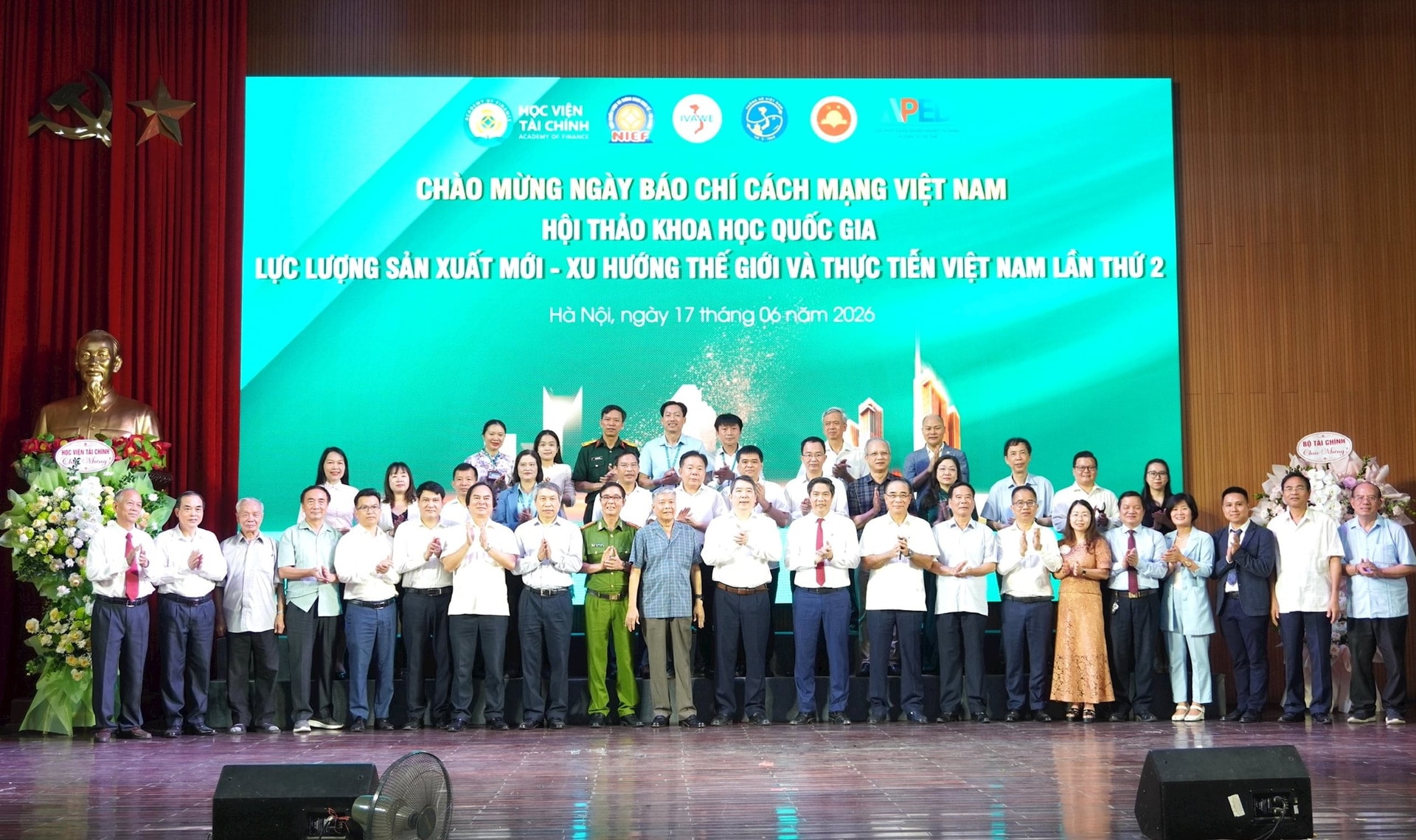 khoc.jpg