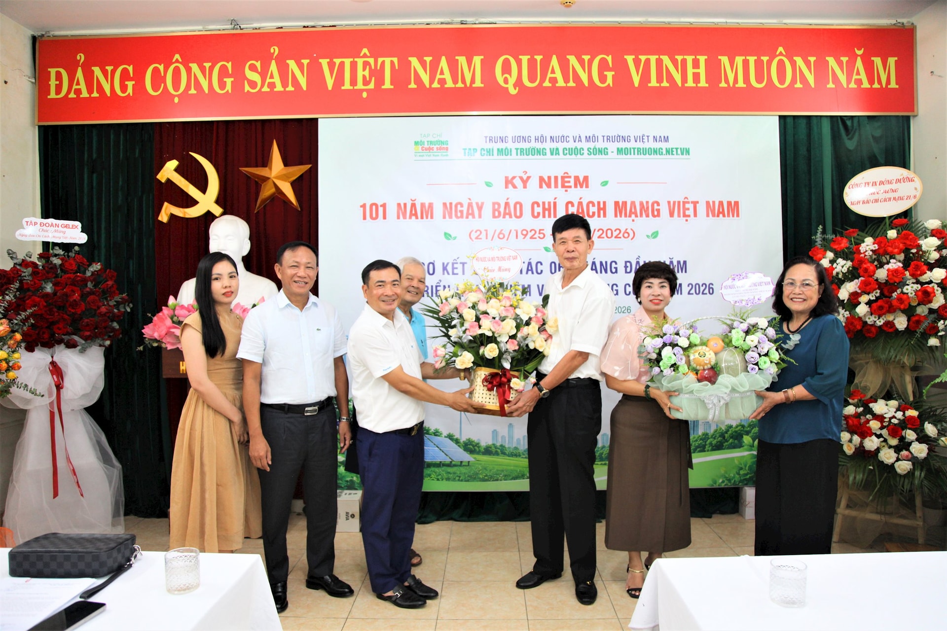 ab115cf6-2a5a-4064-8100-646f7e113cdf.jpg