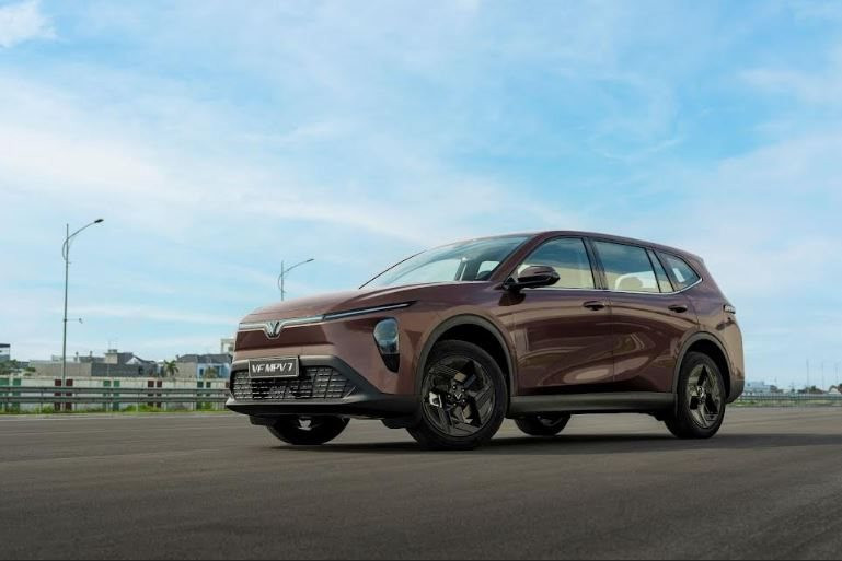 Gia đình đông người đi du lịch “nhàn tênh” với VinFast VF MPV 7 