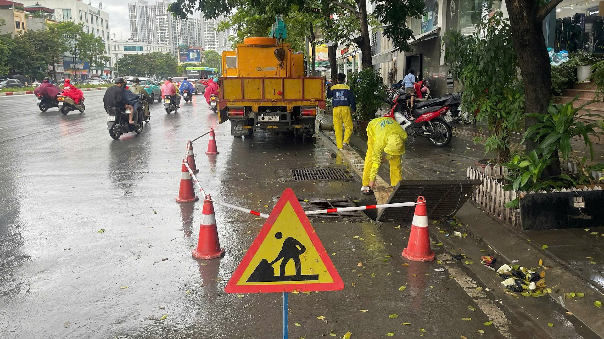 Hà Nội sẵn sàng ứng phó 141 điểm ngập do mưa lớn 