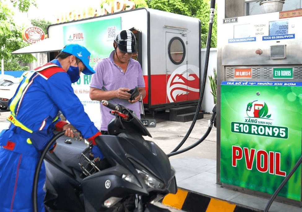Thêm 6 doanh nghiệp tham gia pha chế xăng E10, nguồn cung tiếp tục được tăng cường