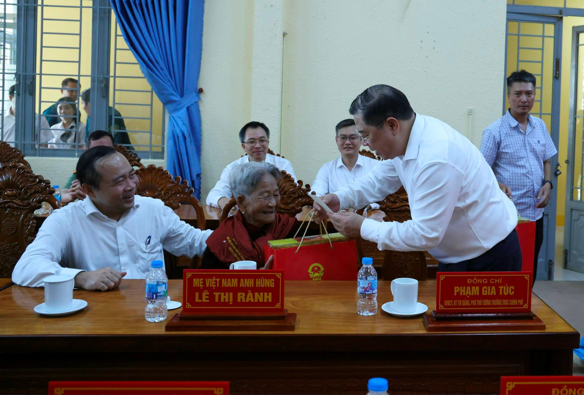 tang-qua.jpg