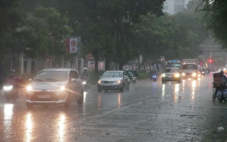 Dự báo thời tiết Hà Nội ngày 11/7/2026: Có mưa, mưa vừa và rải rác có dông 