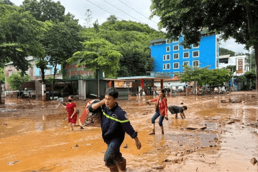 Mưa lớn, lũ quét và sạt lở đất gây thiệt hại nghiêm trọng ở nhiều tỉnh miền Bắc 