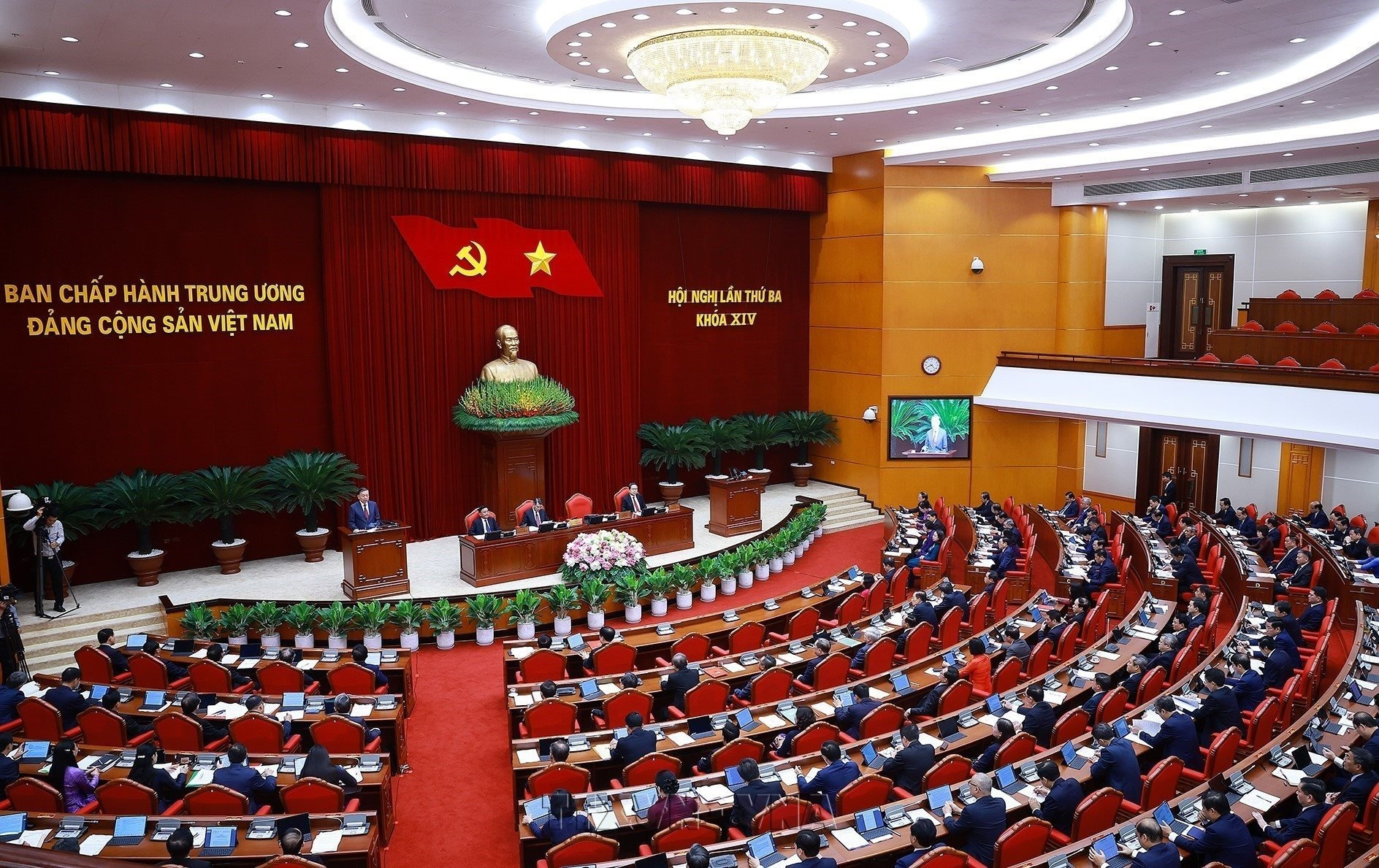 hoi-nghi.jpg
