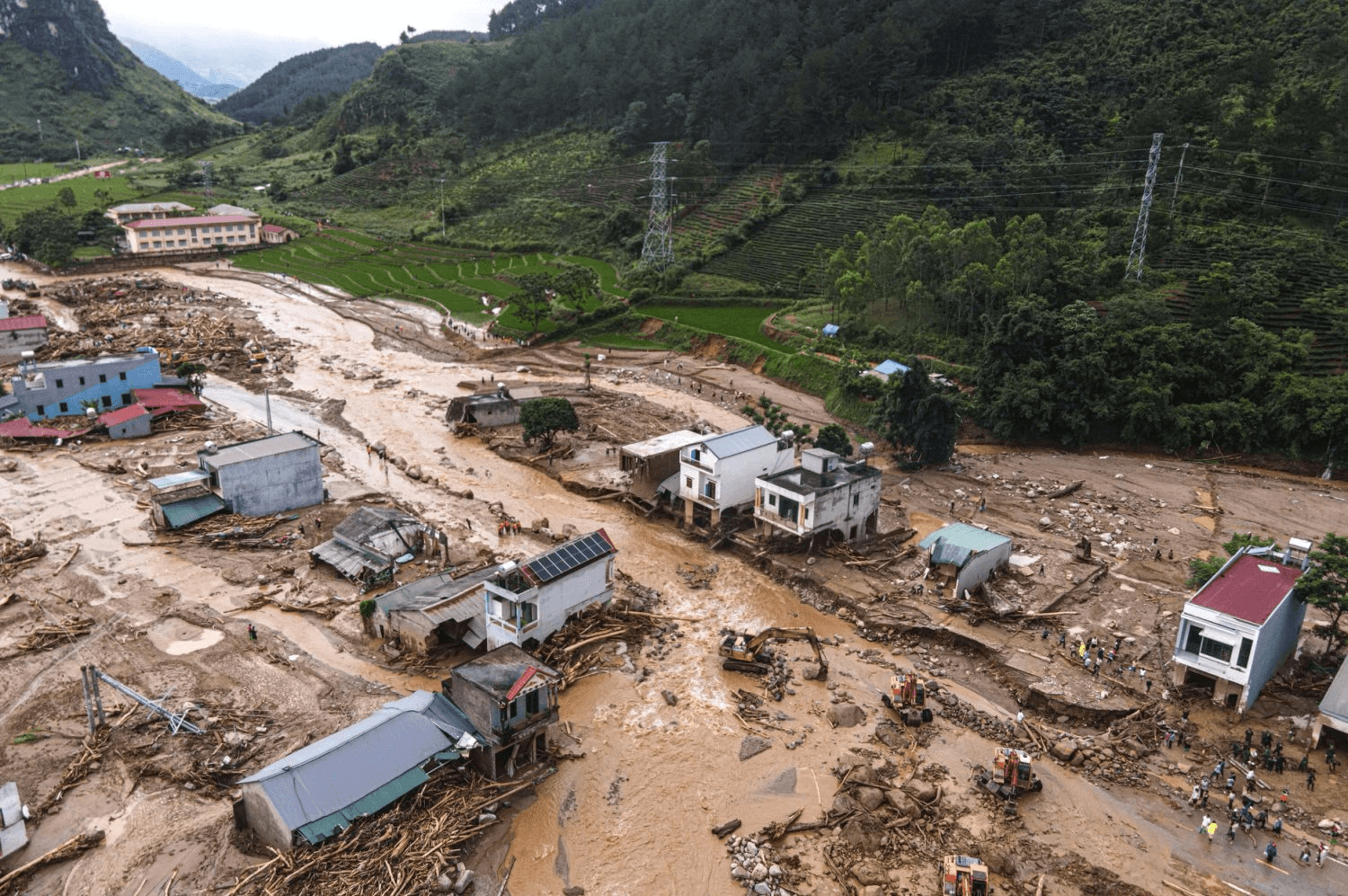 Chuyên gia cảnh báo mưa lớn dồn dập ở miền Bắc 